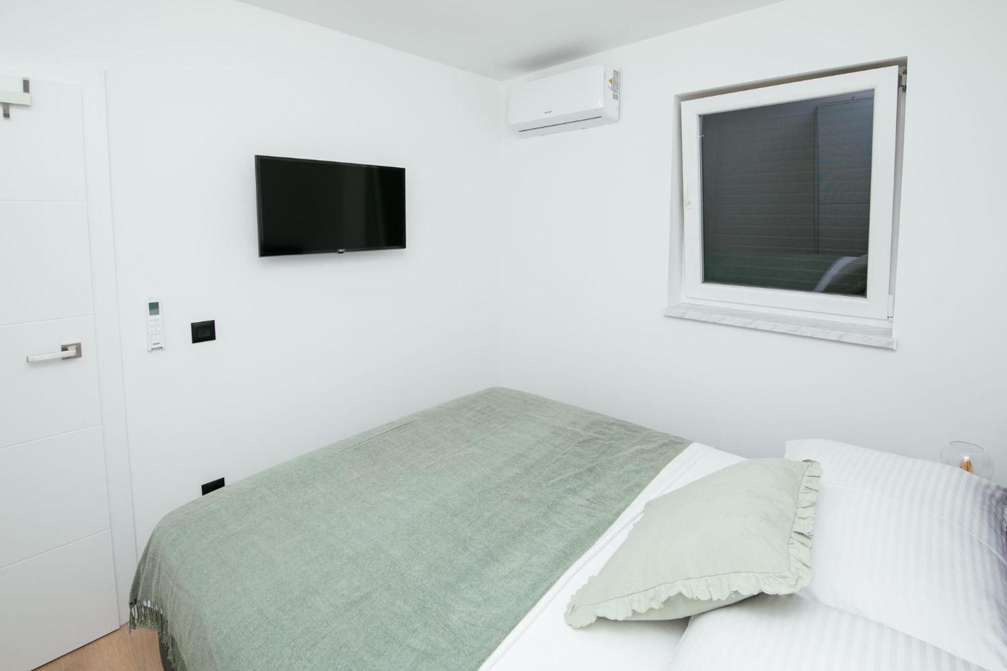 Didixi Apartments Pakostane Ngoại thất bức ảnh
